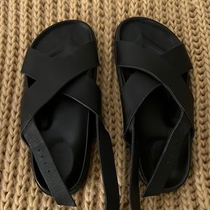 Black Liberte cross cross sandals!